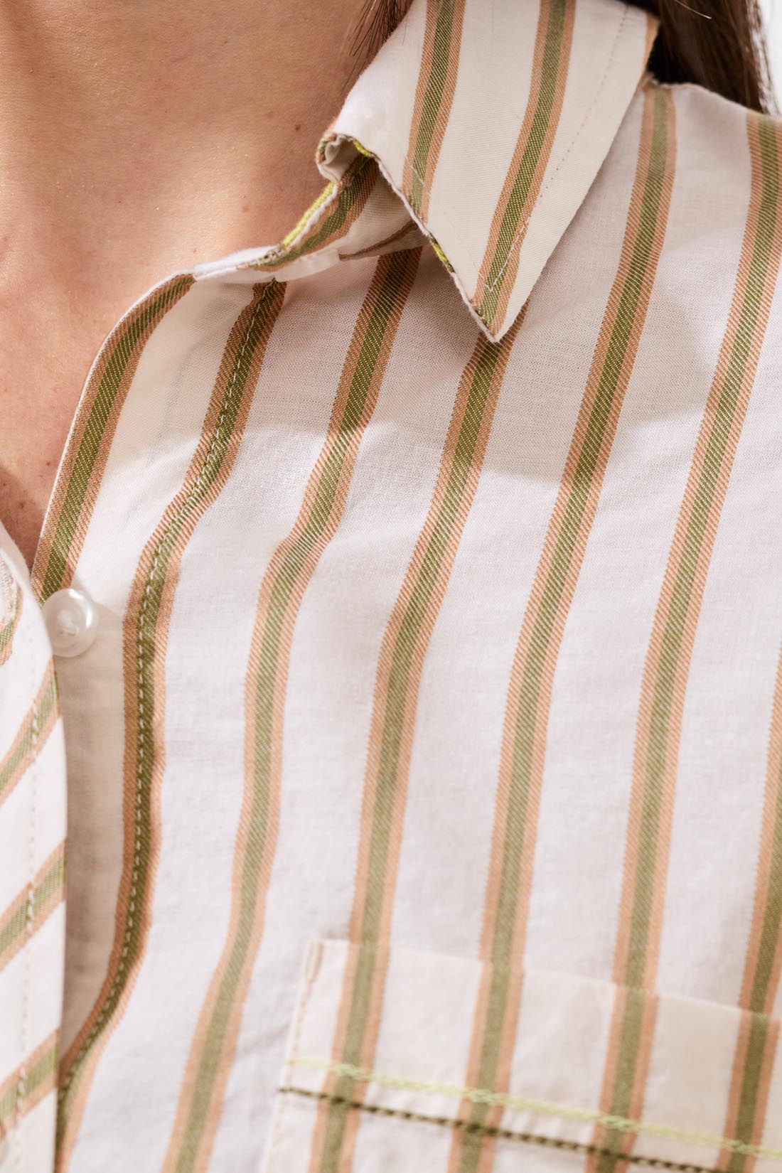 TB Roll-Up Slv W/Contrast Detail