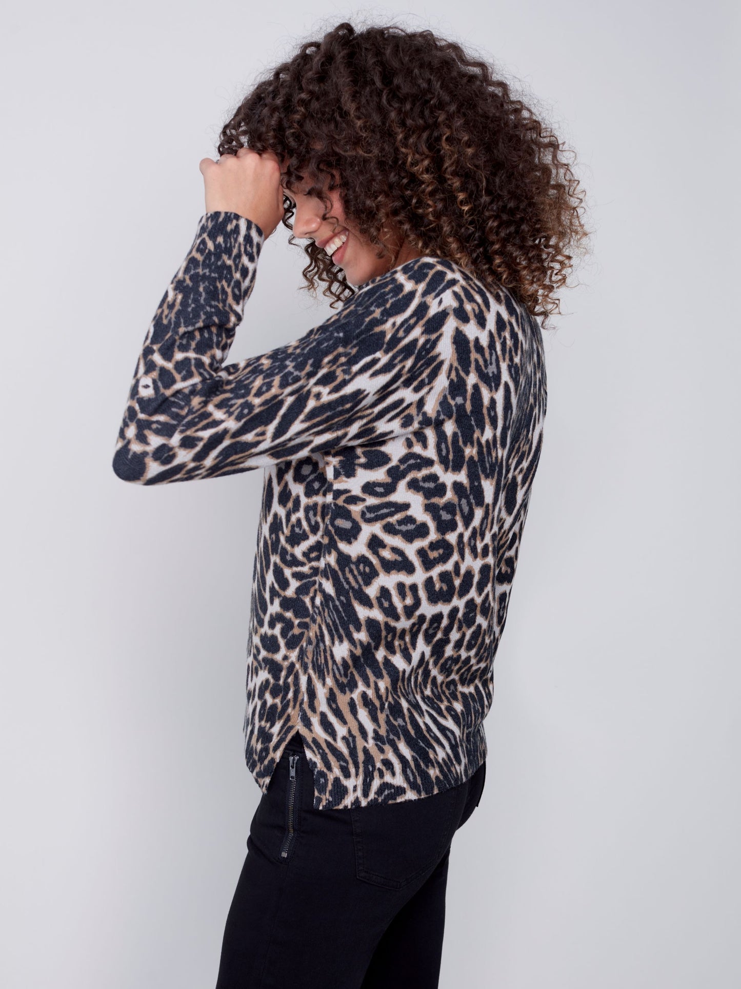 CB Printed V-neck Sweater