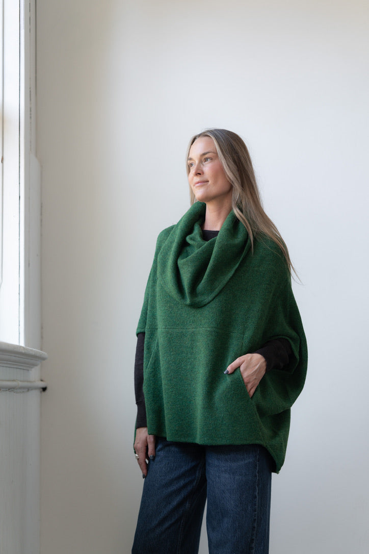EV Kanga Cowl Capelet
