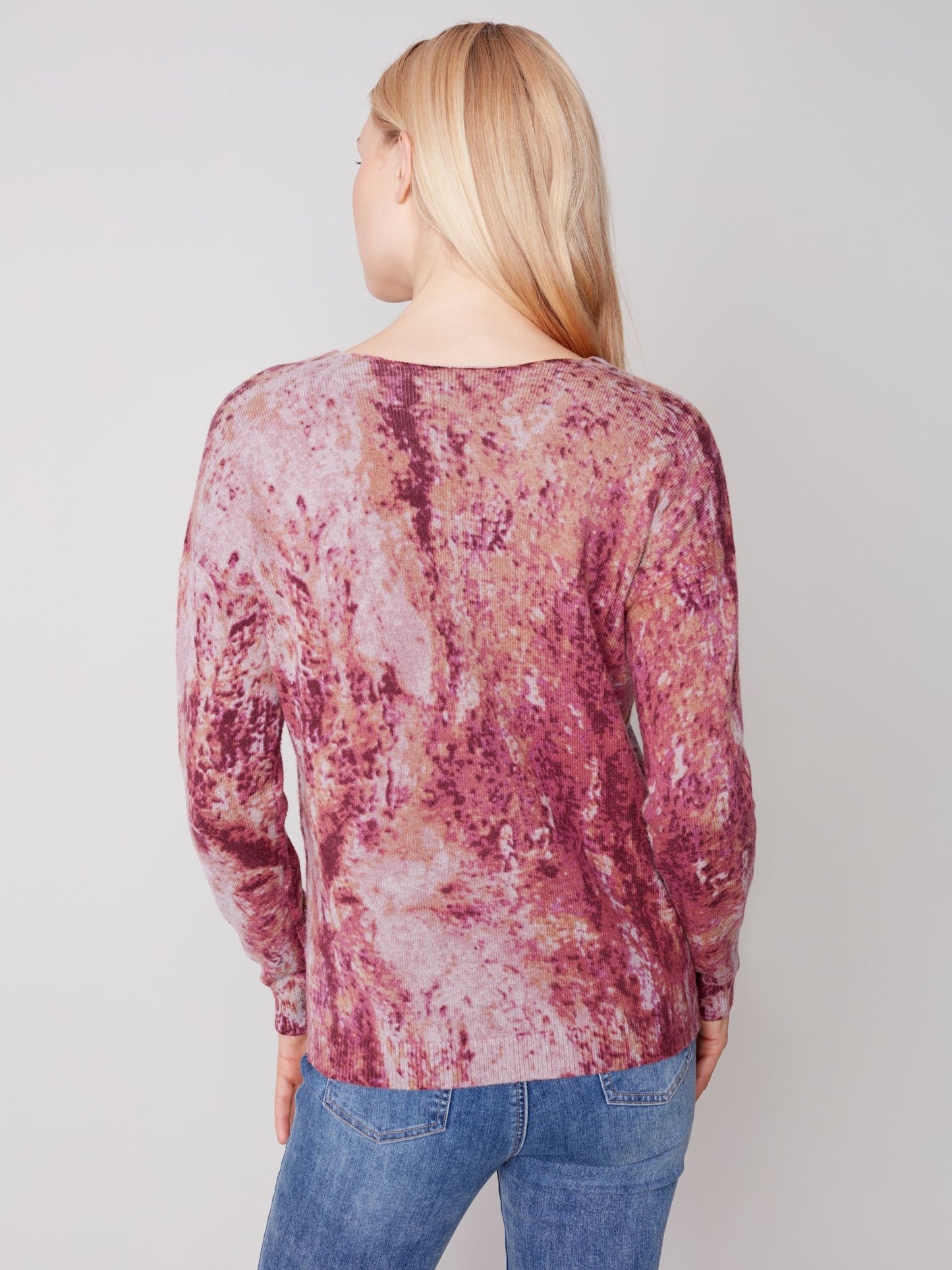CB Printed V-neck Sweater