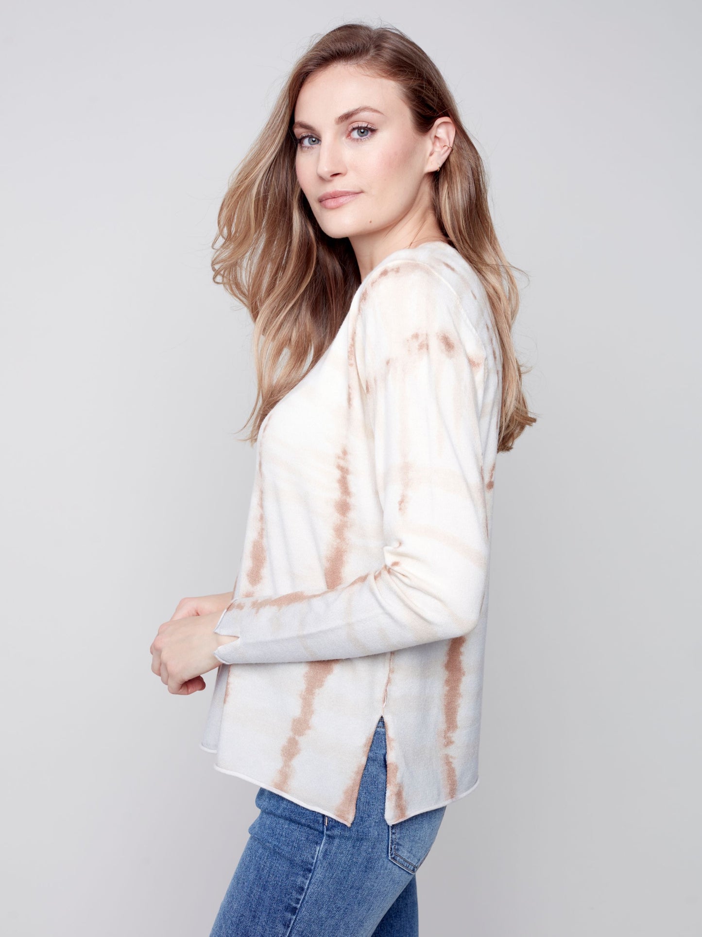 CB Printed V-neck Sweater