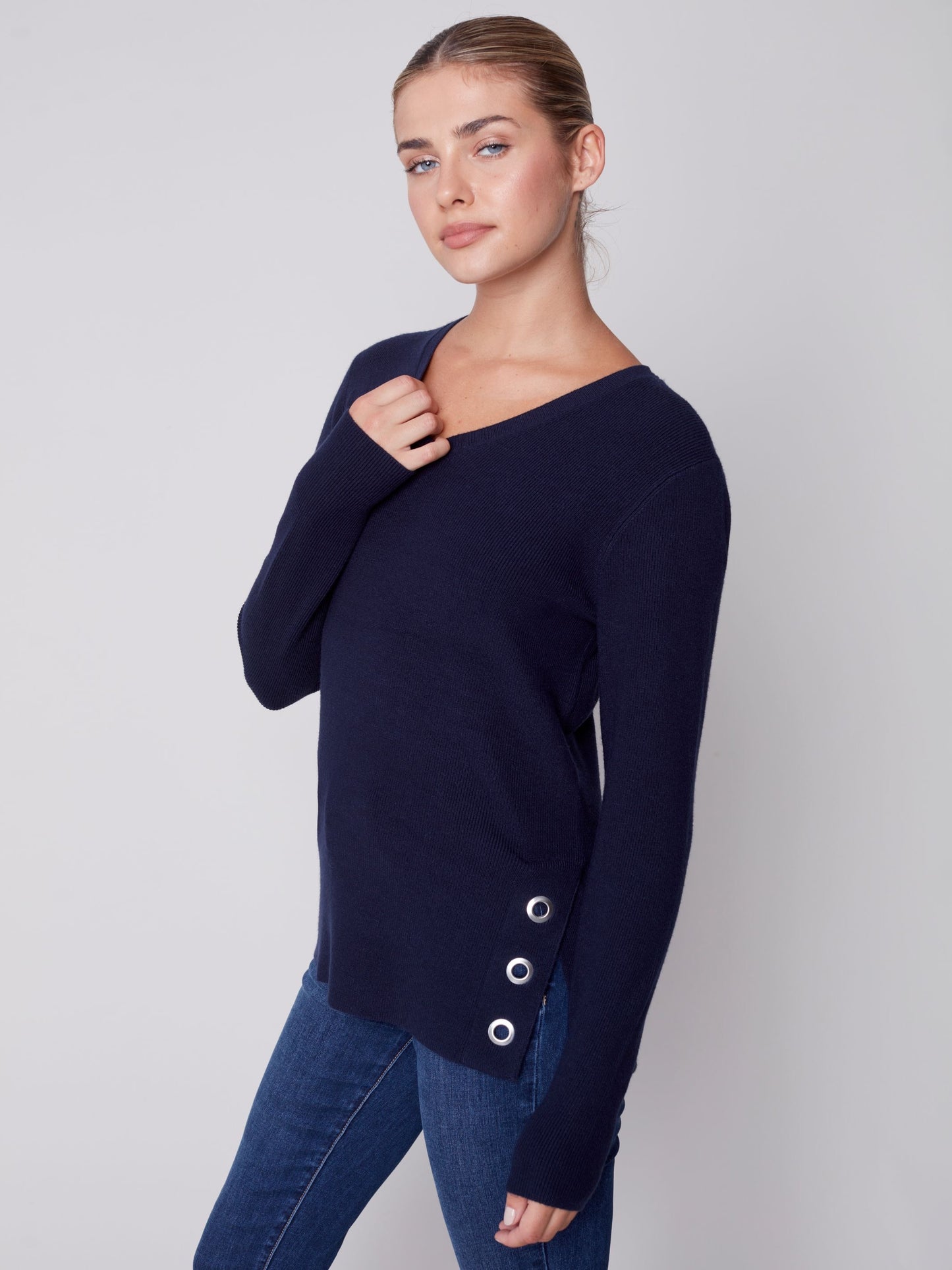 CB Plushy V-Neck W/Grommets