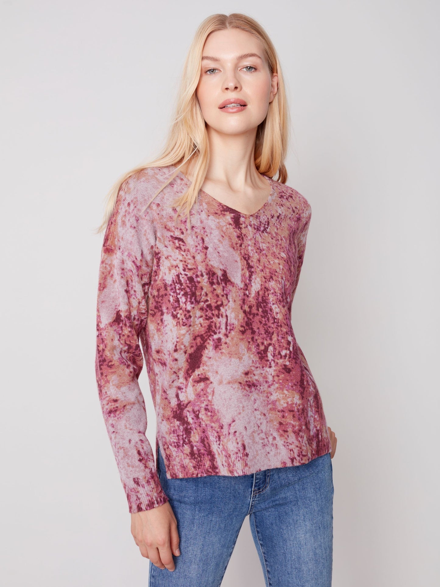 CB Printed V-neck Sweater