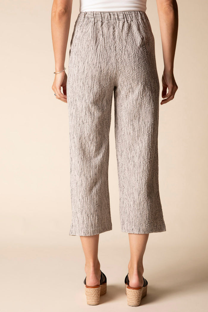 HC Pleat Button Capri