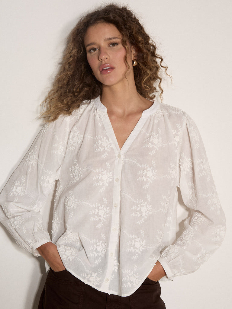 AP 3D Broderie V-Neck Shirt