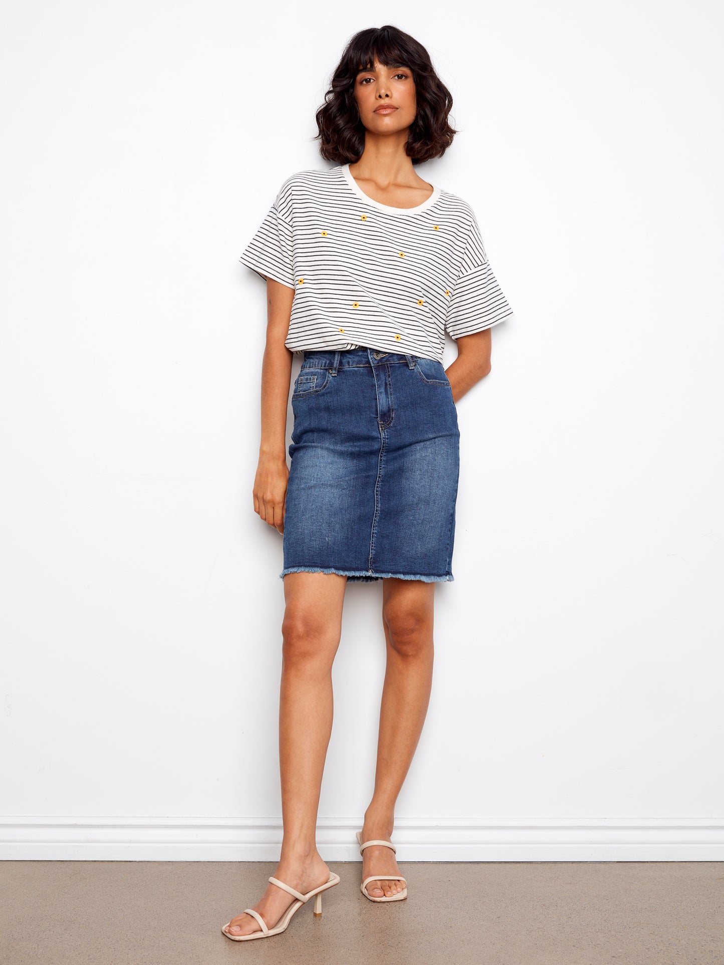 CB Crew Neck W/Emb Detail