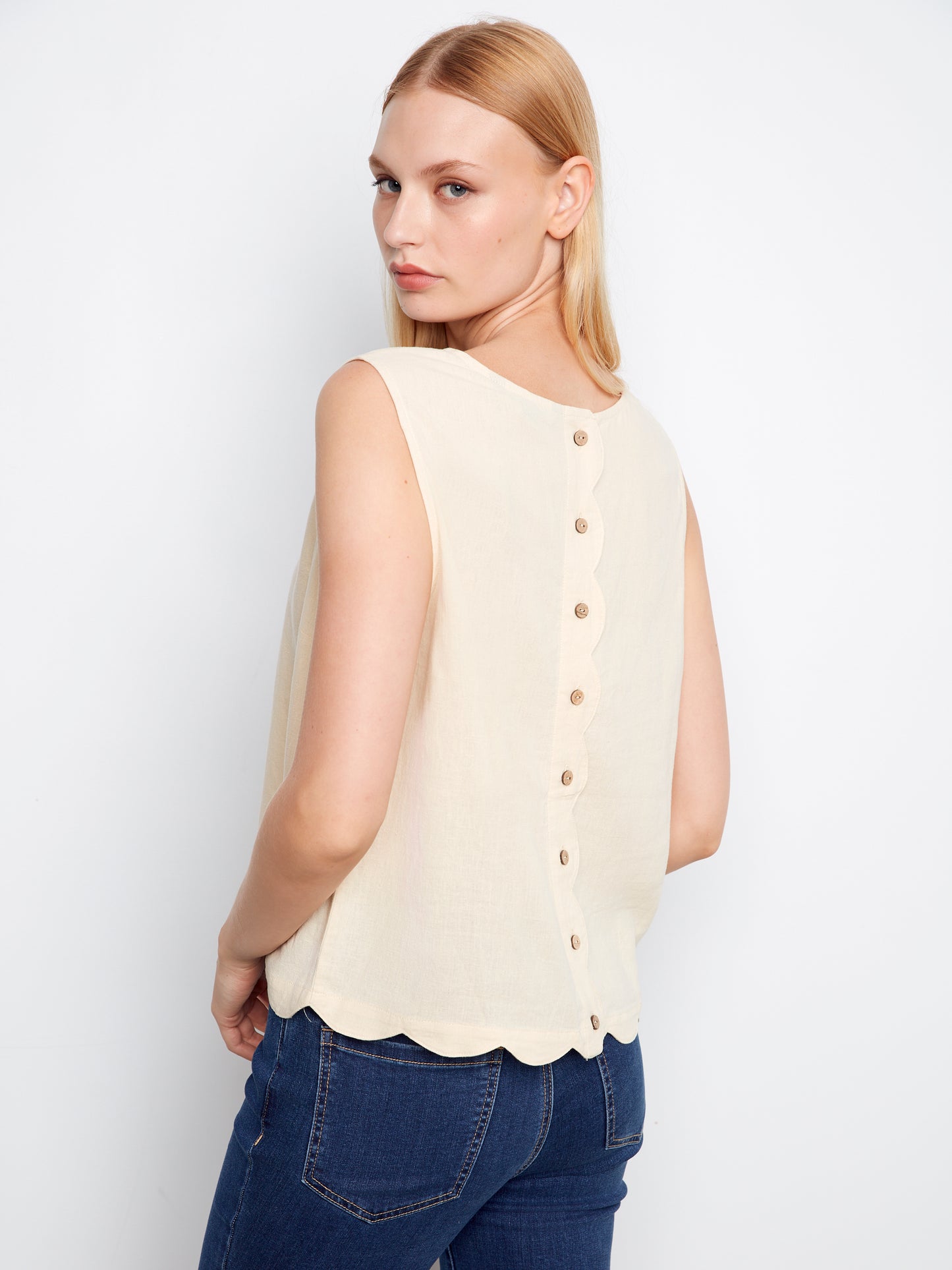 CB Scallop Hem Slvless Top