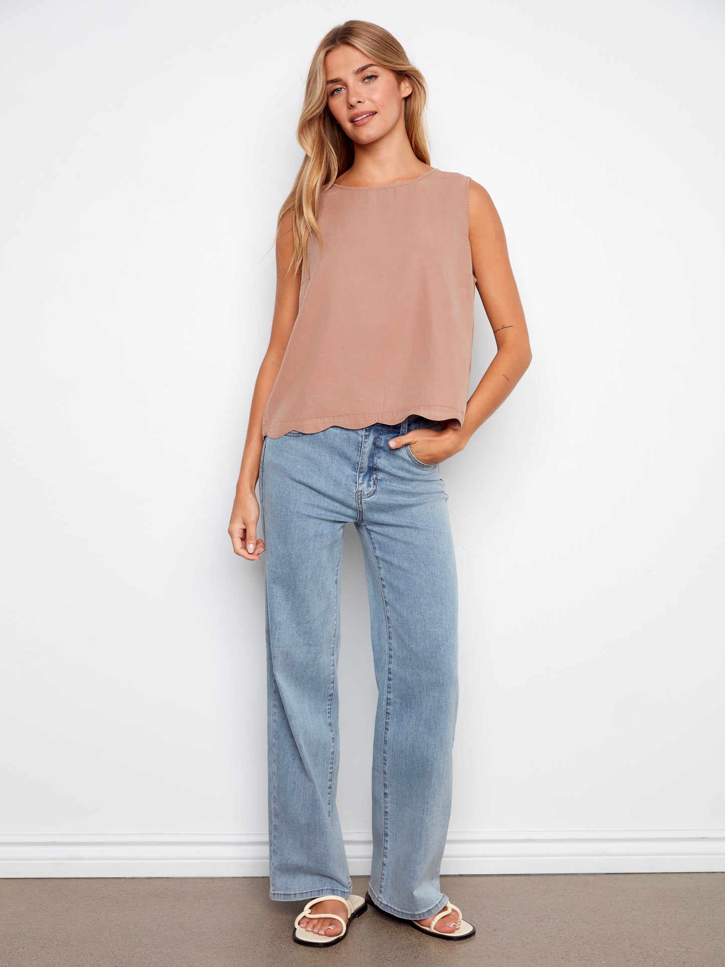 CB Scallop Hem Slvless Top